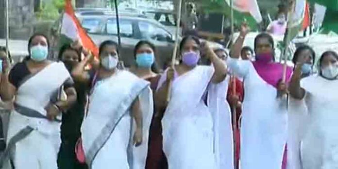കുട്ടിയെ കടത്തിയ സംഭവം ; മഹിളാ കോണ്ഗ്രസ് മാര്ച്ച് നടത്തി കുട്ടിയെ കടത്തിയ സംഭവം ; മഹിളാ കോണ്ഗ്രസ് മാര്ച്ച് നടത്തി