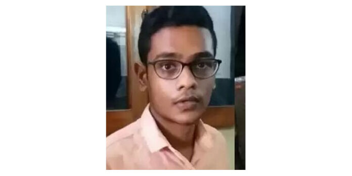 റെയില്വേ സ്റ്റേഷനിലെ പാര്ക്കിങ് ഏരിയയില് നിര്ത്തിയിട്ടിരുന്ന 19 കാറുകള് അടിച്ചു തകര്ത്ത കേസിലെ പ്രതി പിടിയില് റെയില്വേ സ്റ്റേഷനിലെ പാര്ക്കിങ് ഏരിയയില് നിര്ത്തിയിട്ടിരുന്ന 19 കാറുകള് അടിച്ചു തകര്ത്ത കേസിലെ പ്രതി പിടിയില്