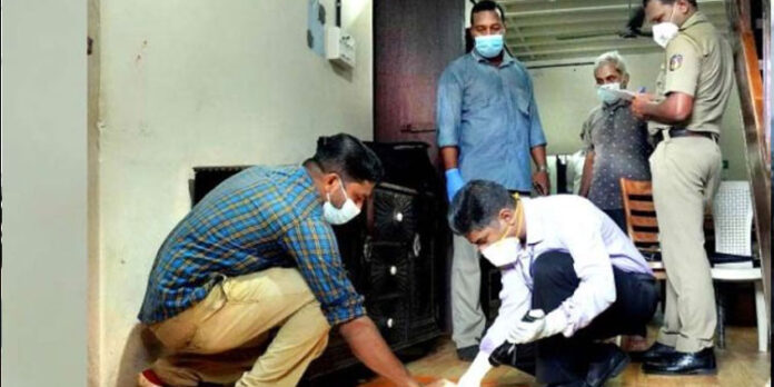 ദമ്പതികളെ മുറിക്കുള്ളില് ബന്ദിയാക്കി മുളകുപൊടിവിതറി മോഷണം ദമ്പതികളെ മുറിക്കുള്ളില് ബന്ദിയാക്കി മുളകുപൊടിവിതറി മോഷണം