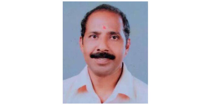 ബൈക്കില് സഞ്ചരിക്കവേ മരം ഒടിഞ്ഞു വീണ് മാധ്യമപ്രവര്ത്തകന് മരിച്ചു ബൈക്കില് സഞ്ചരിക്കവേ മരം ഒടിഞ്ഞു വീണ് മാധ്യമപ്രവര്ത്തകന് മരിച്ചു