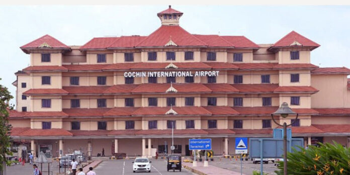 നെടുമ്പാശേരി അന്താരാഷ്ട്ര വിമാനത്താവളം വഴി അനധികൃതമായി സ്വര്ണ്ണം കടത്താന് ശ്രമിച്ച യുവാവ് കസ്റ്റംസ് പിടിയില് നെടുമ്പാശേരി അന്താരാഷ്ട്ര വിമാനത്താവളം വഴി അനധികൃതമായി സ്വര്ണ്ണം കടത്താന് ശ്രമിച്ച യുവാവ് കസ്റ്റംസ് പിടിയില്