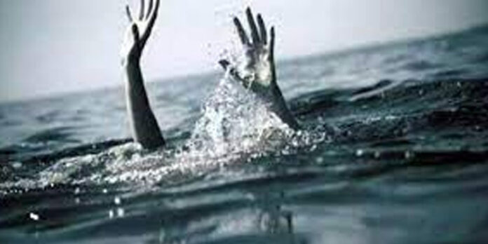 പുഴയില് യുവാവിനെ ഒഴുക്കില്പ്പെട്ട് കാണാതായി പുഴയില് യുവാവിനെ ഒഴുക്കില്പ്പെട്ട് കാണാതായി