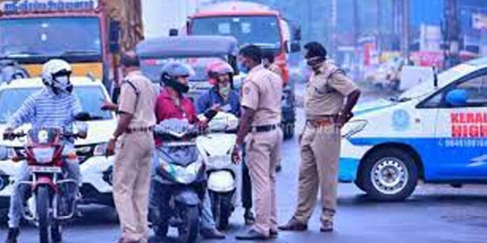 ലോക്ക്ഡൗണ് കാലത്ത് സര്ക്കാര് ജനങ്ങളെ പിഴിഞ്ഞുണ്ടാക്കിയത് 154 കോടി 42 ലക്ഷം ലോക്ക്ഡൗണ് കാലത്ത് സര്ക്കാര് ജനങ്ങളെ പിഴിഞ്ഞുണ്ടാക്കിയത് 154 കോടി 42 ലക്ഷം