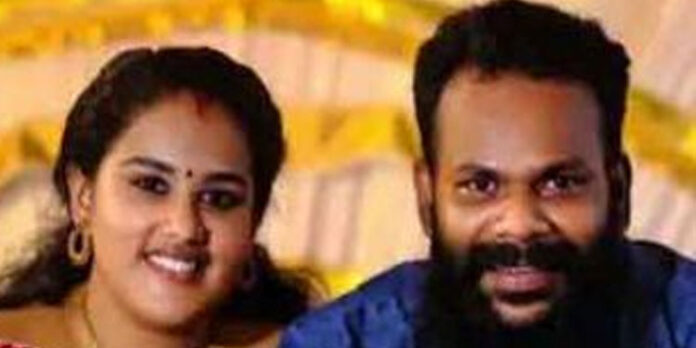 കുഞ്ഞിനെ തട്ടികൊണ്ടു പോയതായി സിപിഎം നേതാവിന്റെ മകളുടെ പരാതി ; കണ്ണടച്ച് പോലീസ് കുഞ്ഞിനെ തട്ടികൊണ്ടു പോയതായി സിപിഎം നേതാവിന്റെ മകളുടെ പരാതി ; കണ്ണടച്ച് പോലീസ്