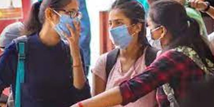 സംസ്ഥാനത്ത് കനത്തമഴ തുടരുന്നതിനാല് ഉന്നത വിദ്യാഭ്യാസ സ്ഥാപനങ്ങള് തുറക്കുന്ന തീയതി നീട്ടി സംസ്ഥാനത്ത് കനത്തമഴ തുടരുന്നതിനാല് ഉന്നത വിദ്യാഭ്യാസ സ്ഥാപനങ്ങള് തുറക്കുന്ന തീയതി നീട്ടി