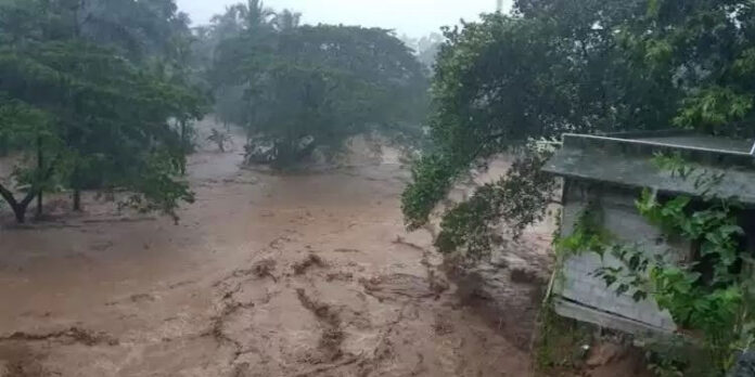 കൂട്ടിക്കല് ഉരുള്പൊട്ടലില് മരണം ആറായി കൂട്ടിക്കല് ഉരുള്പൊട്ടലില് മരണം ആറായി