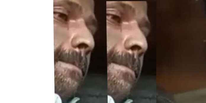 കാറിനകത്ത് ആത്മഹത്യയ്ക്ക് ശ്രമിച്ച യുവാവിനെ നാട്ടുകാര് രക്ഷപ്പെടുത്തി കാറിനകത്ത് ആത്മഹത്യയ്ക്ക് ശ്രമിച്ച യുവാവിനെ നാട്ടുകാര് രക്ഷപ്പെടുത്തി