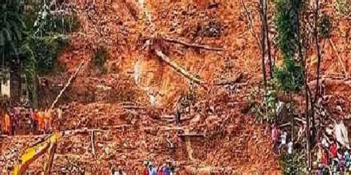 ജില്ലയില് 33 പ്രദേശങ്ങളില് മണ്ണിടിച്ചിലിന് സാധ്യത ; ജനങ്ങളോട് ദുരിതാശ്വാസ ക്യാമ്പുകളിലേക്ക് മാറാന് നിര്ദേശം ജില്ലയില് 33 പ്രദേശങ്ങളില് മണ്ണിടിച്ചിലിന് സാധ്യത ; ജനങ്ങളോട് ദുരിതാശ്വാസ ക്യാമ്പുകളിലേക്ക് മാറാന് നിര്ദേശം