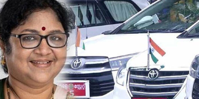 മന്ത്രിയുടെ വാഹനം കടന്നുപോകാന് അനുവദിക്കാതിരുന്ന സംഭവം ; ഡ്രൈവറെ പൊക്കി പോലീസ് മന്ത്രിയുടെ വാഹനം കടന്നുപോകാന് അനുവദിക്കാതിരുന്ന സംഭവം ; ഡ്രൈവറെ പൊക്കി പോലീസ്
