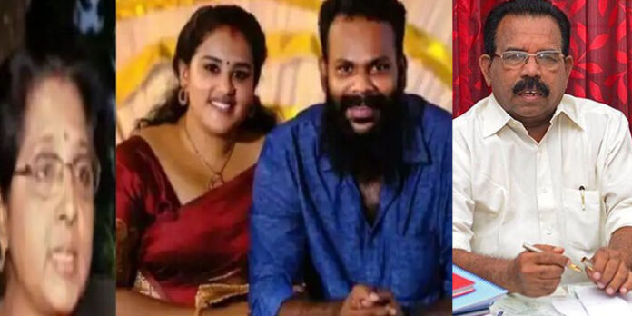 സിസേറിയന് കഴിഞ്ഞു കിടക്കുന്ന അനുപമ പരാതി നല്കാന് നേരിട്ടെത്തിയില്ല ; തലതിരിഞ്ഞ വാദവുമായി സി.പി.എമ്മും ചൈല്ഡ് വെല്ഫെയര്കമ്മറ്റിയും സിസേറിയന് കഴിഞ്ഞു കിടക്കുന്ന അനുപമ പരാതി നല്കാന് നേരിട്ടെത്തിയില്ല ; തലതിരിഞ്ഞ വാദവുമായി സി.പി.എമ്മും ചൈല്ഡ് വെല്ഫെയര്കമ്മറ്റിയും