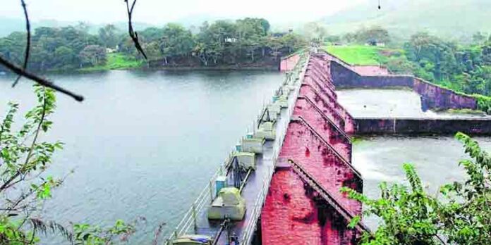 മുല്ലപ്പെരിയാര് അണക്കെട്ടിലെ ജലനിരപ്പ് 137 അടിയിലേക്ക് ഉയരുന്നു ആശങ്ക മുല്ലപ്പെരിയാര് അണക്കെട്ടിലെ ജലനിരപ്പ് 137 അടിയിലേക്ക് ഉയരുന്നു ആശങ്ക
