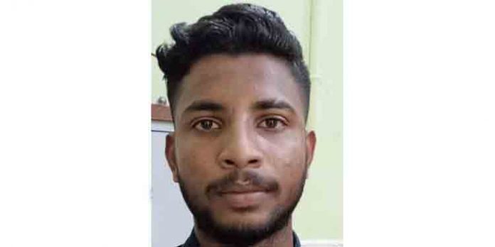 തോക്കുമായി ഭീതി പരത്തിയ യുവാവിനെ പുനലൂര് പോലീസ് അറസ്റ്റ് ചെയ്തു തോക്കുമായി ഭീതി പരത്തിയ യുവാവിനെ പുനലൂര് പോലീസ് അറസ്റ്റ് ചെയ്തു