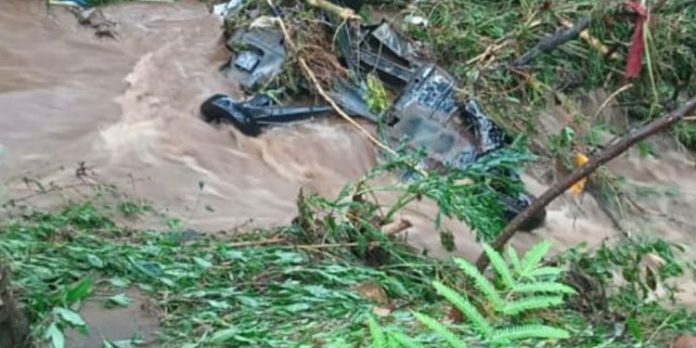 എരുമേലിയില് ഉരുള് പൊട്ടല് ; വന് നാശനഷ്ടം – ആളപായം ഇല്ല എരുമേലിയില് ഉരുള് പൊട്ടല് ; വന് നാശനഷ്ടം – ആളപായം ഇല്ല