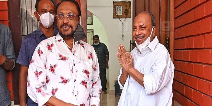 ചെറിയാന്ഫിലിപ്പിനെ കോണ്ഗ്രസ്സിലേയ്ക്ക് സ്വാഗതം ചെയ്ത് എ.കെ ആന്റണി ചെറിയാന്ഫിലിപ്പിനെ കോണ്ഗ്രസ്സിലേയ്ക്ക് സ്വാഗതം ചെയ്ത് എ.കെ ആന്റണി