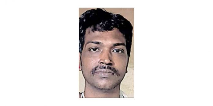 മകനെ ചോദിച്ചു വന്നു അച്ഛനെ വെട്ടി കൊലപ്പെടുത്താന് ശ്രമിച്ച സംഭവം ; വെട്ടേറ്റ സി.പി.എം ബ്രാഞ്ച് സെക്രട്ടറി അപകട നില തരണംചെയ്തു മകനെ ചോദിച്ചു വന്നു അച്ഛനെ വെട്ടി കൊലപ്പെടുത്താന് ശ്രമിച്ച സംഭവം ; വെട്ടേറ്റ സി.പി.എം ബ്രാഞ്ച് സെക്രട്ടറി അപകട നില തരണംചെയ്തു