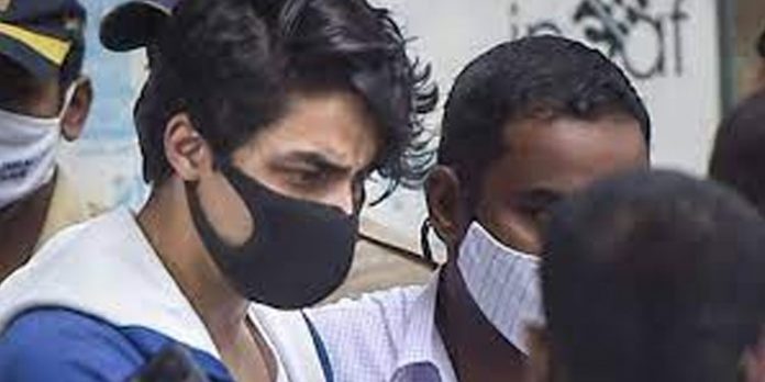 കേസുകളിലെല്ലാം സാക്ഷി ഒന്നു തന്നെ ; ആര്യന് ഖാന് ലഹരികേസില് പുലിവാലു പിടിച്ച് എന്സിബി കേസുകളിലെല്ലാം സാക്ഷി ഒന്നു തന്നെ ; ആര്യന് ഖാന് ലഹരികേസില് പുലിവാലു പിടിച്ച് എന്സിബി