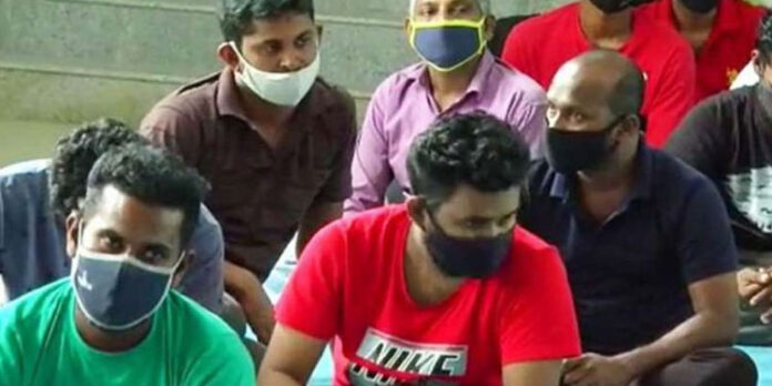 മനുഷ്യക്കടത്ത് യു.എസ് നാവിക സേന 59 ശ്രീലങ്കന് തമിഴ് വംശജരെ പിടികൂടി മനുഷ്യക്കടത്ത് യു.എസ് നാവിക സേന 59 ശ്രീലങ്കന് തമിഴ് വംശജരെ പിടികൂടി