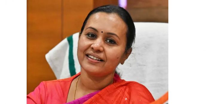 മെഡിക്കൽ കോളജിൽ ആരോഗ്യ മന്ത്രിയുടെ മിന്നൽ സന്ദർശനം ; രോഗികളോട് വിവരങ്ങൾ ചോദിച്ചറിഞ്ഞു മെഡിക്കൽ കോളജിൽ ആരോഗ്യ മന്ത്രിയുടെ മിന്നൽ സന്ദർശനം ; രോഗികളോട് വിവരങ്ങൾ ചോദിച്ചറിഞ്ഞു