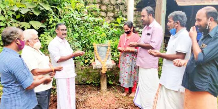 ഗാന്ധിജയന്തി ; ബി.ജെ.പി മുളക്കുഴ പഞ്ചായത്ത് കമ്മിറ്റി പുഷ്പാർച്ചന നടത്തി ഗാന്ധിജയന്തി ; ബി.ജെ.പി മുളക്കുഴ പഞ്ചായത്ത് കമ്മിറ്റി പുഷ്പാർച്ചന നടത്തി