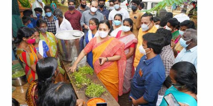 മഴ കുറഞ്ഞാലും ഉടന് ദുരിതാശ്വാസ ക്യാമ്പുകളില് നിന്നും മടങ്ങേണ്ടതില്ല ; മന്ത്രി വീണാ ജോര്ജ് മഴ കുറഞ്ഞാലും ഉടന് ദുരിതാശ്വാസ ക്യാമ്പുകളില് നിന്നും മടങ്ങേണ്ടതില്ല ; മന്ത്രി വീണാ ജോര്ജ്