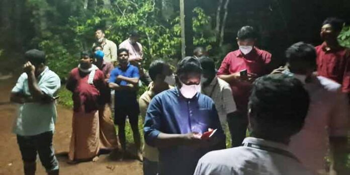 രക്ഷാപ്രവര്ത്തനങ്ങള് മുന്നില് നിന്ന് നയിച്ച് ഡെപ്യൂട്ടി സ്പീക്കര് ചിറ്റയം ഗോപകുമാര് രക്ഷാപ്രവര്ത്തനങ്ങള് മുന്നില് നിന്ന് നയിച്ച് ഡെപ്യൂട്ടി സ്പീക്കര് ചിറ്റയം ഗോപകുമാര്