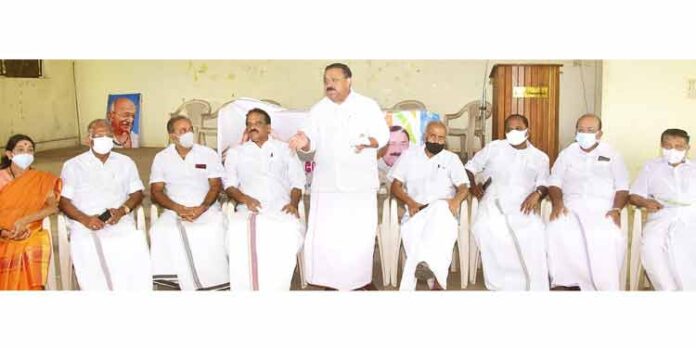 സി.പി.എമ്മിന്റെ അപഹാസ്യമായ നിലപാടിനെ തുറന്ന് കാണിച്ചുകൊണ്ടുള്ള സമര പരിപാടികള്ക്ക് യു.ഡി.എഫ് നേതൃത്വം കൊടുക്കും ; എം.എം ഹസ്സന് സി.പി.എമ്മിന്റെ അപഹാസ്യമായ നിലപാടിനെ തുറന്ന് കാണിച്ചുകൊണ്ടുള്ള സമര പരിപാടികള്ക്ക് യു.ഡി.എഫ് നേതൃത്വം കൊടുക്കും ; എം.എം ഹസ്സന്