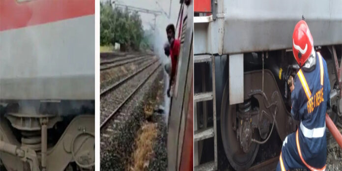 ബംഗളൂരു-കന്യാകുമാരി ഐലന്ഡ് എക്സ്പ്രസിന്റെ ബോഗിയില് തീപ്പിടിത്തം ബംഗളൂരു-കന്യാകുമാരി ഐലന്ഡ് എക്സ്പ്രസിന്റെ ബോഗിയില് തീപ്പിടിത്തം