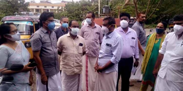 ജില്ലാ ആസ്ഥാനത്തിന് നാണക്കേടായി പത്തനംതിട്ട നഗരസഭാ ബസ് സ്റ്റാന്ഡ് ജില്ലാ ആസ്ഥാനത്തിന് നാണക്കേടായി പത്തനംതിട്ട നഗരസഭാ ബസ് സ്റ്റാന്ഡ്