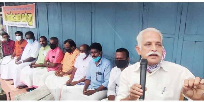 എസ്.സി /എസ്.ടി ഫണ്ട് തട്ടിയെടുക്കൽ ; ഹിന്ദുഐക്യവേദി ചെങ്ങന്നൂരിൽ പ്രതിഷേധ ധർണ നടത്തി എസ്.സി /എസ്.ടി ഫണ്ട് തട്ടിയെടുക്കൽ ; ഹിന്ദുഐക്യവേദി ചെങ്ങന്നൂരിൽ പ്രതിഷേധ ധർണ നടത്തി