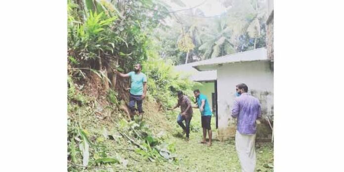 സ്കൂൾ ഒരുക്കാം പദ്ധതി ; സ്കൂളൊരുക്കി യൂത്ത് കോൺഗ്രസ് പ്രവർത്തകർ സ്കൂൾ ഒരുക്കാം പദ്ധതി ; സ്കൂളൊരുക്കി യൂത്ത് കോൺഗ്രസ് പ്രവർത്തകർ