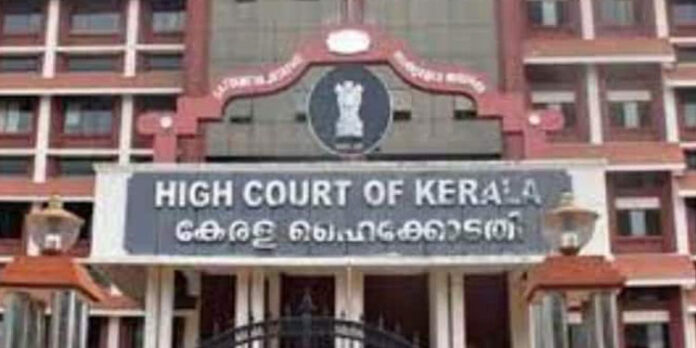‘ക്രമസമാധാന പ്രശ്നങ്ങളുണ്ടാക്കുന്നു’ ; പൊതു ഇടങ്ങളിൽ കൊടിമരങ്ങള് സ്ഥാപിക്കുന്നതിനെതിരെ ഹൈക്കോടതി ‘ക്രമസമാധാന പ്രശ്നങ്ങളുണ്ടാക്കുന്നു’ ; പൊതു ഇടങ്ങളിൽ കൊടിമരങ്ങള് സ്ഥാപിക്കുന്നതിനെതിരെ ഹൈക്കോടതി