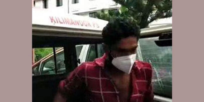 കിളിമാനൂരില് പ്ലസ് ടു വിദ്യാര്ത്ഥിനി വിഷം കഴിച്ച് മരിച്ച സംഭവത്തില് യുവാവ് അറസ്റ്റില് കിളിമാനൂരില് പ്ലസ് ടു വിദ്യാര്ത്ഥിനി വിഷം കഴിച്ച് മരിച്ച സംഭവത്തില് യുവാവ് അറസ്റ്റില്