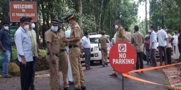 നഷ്ടപ്പെട്ടത് കുടുംബത്തിന്റെ ഏക പ്രതീക്ഷ – നിഥിനയുടെ സംസ്കാരം ബന്ധുവിന്റെ വീട്ടില് നഷ്ടപ്പെട്ടത് കുടുംബത്തിന്റെ ഏക പ്രതീക്ഷ – നിഥിനയുടെ സംസ്കാരം ബന്ധുവിന്റെ വീട്ടില്