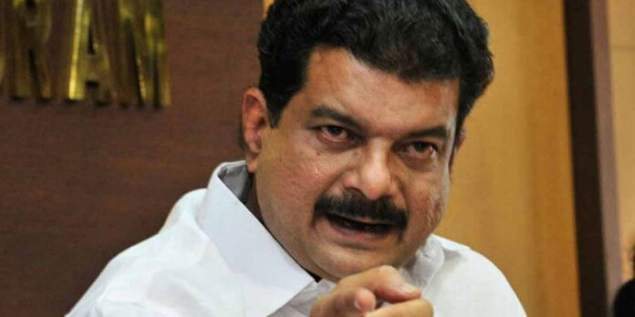 പി.വി അന്വര് എം.എല്.എക്കെതിരായ ക്രഷര് തട്ടിപ്പ് കേസില് സമ്പൂര്ണ കേസ് ഡയറി ഹാജരാക്കാന് കോടതി നിര്ദ്ദേശം പി.വി അന്വര് എം.എല്.എക്കെതിരായ ക്രഷര് തട്ടിപ്പ് കേസില് സമ്പൂര്ണ കേസ് ഡയറി ഹാജരാക്കാന് കോടതി നിര്ദ്ദേശം