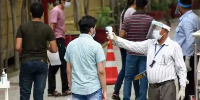 മാനദണ്ഡങ്ങള് പാലിച്ച് കോളേജുകള് ഇന്ന് തുറക്കും മാനദണ്ഡങ്ങള് പാലിച്ച് കോളേജുകള് ഇന്ന് തുറക്കും