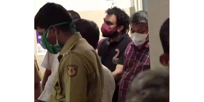 പുരാവസ്തു തട്ടിപ്പ് കേസ് പ്രതി മോന്സന് മാവുങ്കലിന് സഹായം നല്കി ചേര്ത്തല സി.ഐയെ സ്ഥലംമാറ്റി പുരാവസ്തു തട്ടിപ്പ് കേസ് പ്രതി മോന്സന് മാവുങ്കലിന് സഹായം നല്കി ചേര്ത്തല സി.ഐയെ സ്ഥലംമാറ്റി