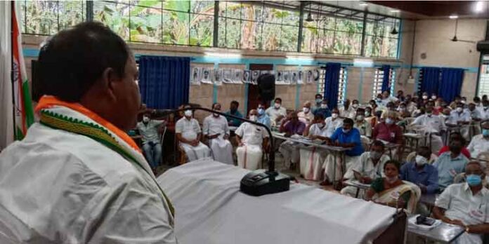കോണ്ഗ്രസ് യൂണിറ്റ് കമ്മിറ്റി രൂപീകരണവുമായി ബന്ധപ്പെട്ട് ശില്പ്പശാലകള് കോണ്ഗ്രസ് യൂണിറ്റ് കമ്മിറ്റി രൂപീകരണവുമായി ബന്ധപ്പെട്ട് ശില്പ്പശാലകള്