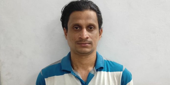 നടന് ദിലീപിന്റെ വീട്ടില് അതിക്രമിച്ച് കയറി വീട്ടുകാരെ അസഭ്യം പറഞ്ഞു ; പ്രതി പിടിയില് നടന് ദിലീപിന്റെ വീട്ടില് അതിക്രമിച്ച് കയറി വീട്ടുകാരെ അസഭ്യം പറഞ്ഞു ; പ്രതി പിടിയില്