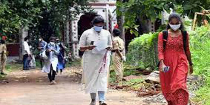 വിദ്യാഭ്യാസ സ്ഥാപനങ്ങൾക്ക് ശനിവരെ അവധി ; സർവകലാശാല പരീക്ഷകളും മാറ്റി വിദ്യാഭ്യാസ സ്ഥാപനങ്ങൾക്ക് ശനിവരെ അവധി ; സർവകലാശാല പരീക്ഷകളും മാറ്റി