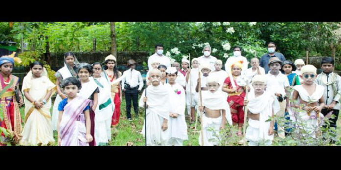 വെച്ചൂച്ചിറ എണ്ണൂറാംവയൽ സി.എം.എസ് എൽപി സ്കൂളിലെ കുരുന്നുകൾ ഗാന്ധി ജയന്തി ആഘോഷിച്ചു വെച്ചൂച്ചിറ എണ്ണൂറാംവയൽ സി.എം.എസ് എൽപി സ്കൂളിലെ കുരുന്നുകൾ ഗാന്ധി ജയന്തി ആഘോഷിച്ചു