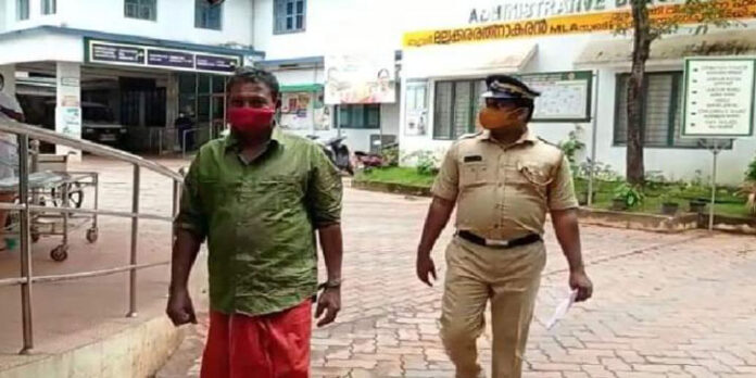 കൊല്ലത്ത് 8 വയസ്സുകാരിയെ പീഡിപ്പിച്ചു ; 60കാരൻ അറസ്റ്റിൽ കൊല്ലത്ത് 8 വയസ്സുകാരിയെ പീഡിപ്പിച്ചു ; 60കാരൻ അറസ്റ്റിൽ