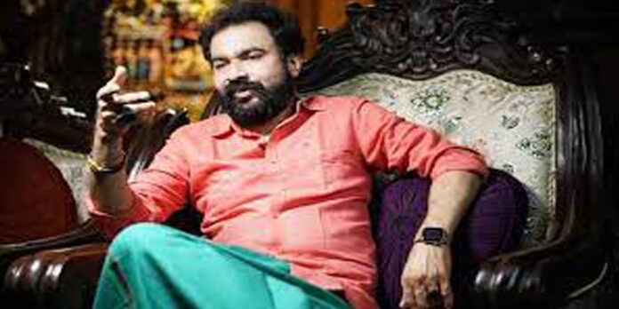 മോൻസൺ മാവുങ്കലിന്റെ ഒളികാമറ വിവാദം ; ക്രൈംബ്രാഞ്ച് അന്വേഷിക്കും മോൻസൺ മാവുങ്കലിന്റെ ഒളികാമറ വിവാദം ; ക്രൈംബ്രാഞ്ച് അന്വേഷിക്കും