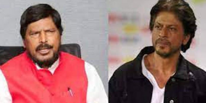 ‘ഈ പ്രായത്തില് മയക്കുമരുന്ന് ശീലിക്കരുത് – ആര്യനെ ലഹരിവിമുക്ത കേന്ദ്രത്തിലാക്കണം’ ; ഷാരൂഖിനോട് കേന്ദ്രമന്ത്രി ‘ഈ പ്രായത്തില് മയക്കുമരുന്ന് ശീലിക്കരുത് – ആര്യനെ ലഹരിവിമുക്ത കേന്ദ്രത്തിലാക്കണം’ ; ഷാരൂഖിനോട് കേന്ദ്രമന്ത്രി