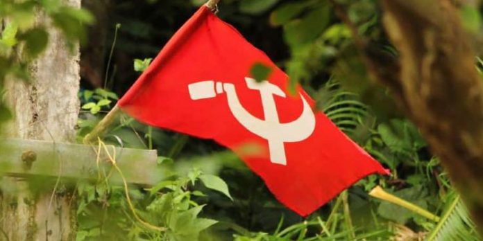 സി.പി.എമ്മിന്റെ കൊടിമരവും കൊടികളും നശിപ്പിച്ചതായി പരാതി സി.പി.എമ്മിന്റെ കൊടിമരവും കൊടികളും നശിപ്പിച്ചതായി പരാതി