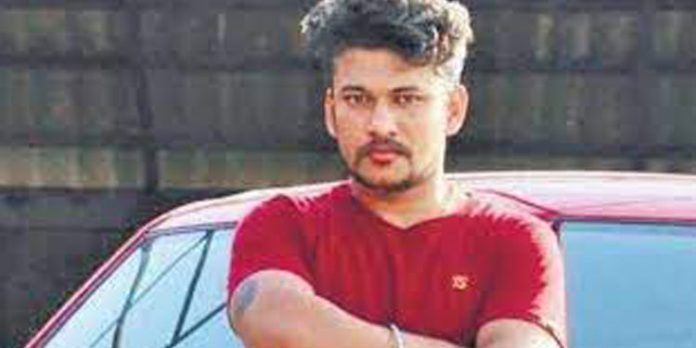 തമ്പ്രാന്റെ മോൻ മദ്യം കഴിച്ചാൽ അത് കട്ടൻചായ – ഒളിയമ്പുമായി അർജുൻ ആയങ്കിയുടെ ഫെയ്സ്ബുക്ക് പോസ്റ്റ് തമ്പ്രാന്റെ മോൻ മദ്യം കഴിച്ചാൽ അത് കട്ടൻചായ – ഒളിയമ്പുമായി അർജുൻ ആയങ്കിയുടെ ഫെയ്സ്ബുക്ക് പോസ്റ്റ്