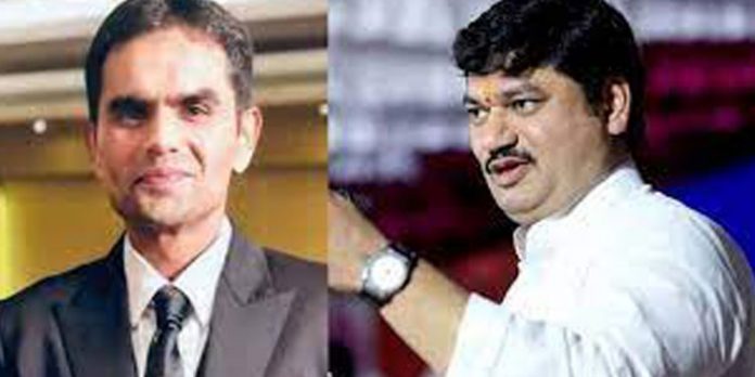 വാങ്കഡെയുടെ ജാതി സർട്ടിഫിക്കറ്റിൽ തിരിമറി ആരോപണം ; ‘പരാതി കിട്ടിയാൽ അന്വേഷിക്കും’ വാങ്കഡെയുടെ ജാതി സർട്ടിഫിക്കറ്റിൽ തിരിമറി ആരോപണം ; ‘പരാതി കിട്ടിയാൽ അന്വേഷിക്കും’