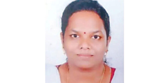 ഭർത്താവിന്റെ സഹോദരൻ പെട്രോളൊഴിച്ച് തീകൊളുത്തിയ യുവതി മരിച്ചു ഭർത്താവിന്റെ സഹോദരൻ പെട്രോളൊഴിച്ച് തീകൊളുത്തിയ യുവതി മരിച്ചു