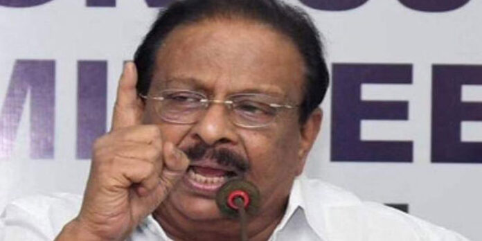 ‘അരിക്കൊമ്പൻ അരിയും ചക്കക്കൊമ്പൻ ചക്കയും ചാമ്പുന്നു, പിണറായി കേരളത്തെ തന്നെ ചാമ്പുന്നു’; പരിഹസിച്ച് കെ സുധാകരൻ ‘അരിക്കൊമ്പൻ അരിയും ചക്കക്കൊമ്പൻ ചക്കയും ചാമ്പുന്നു, പിണറായി കേരളത്തെ തന്നെ ചാമ്പുന്നു’; പരിഹസിച്ച് കെ സുധാകരൻ