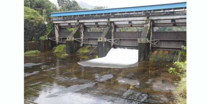 കക്കി ആനത്തോട് ഡാമിന്റെ രണ്ടു ഷട്ടറുകള് തുറന്നു കക്കി ആനത്തോട് ഡാമിന്റെ രണ്ടു ഷട്ടറുകള് തുറന്നു