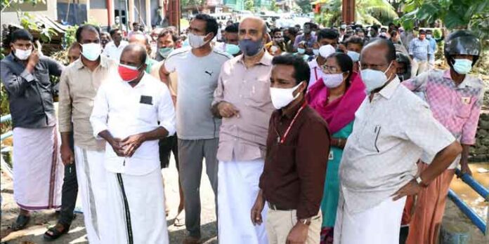 കോമളം പാലം മാത്യു റ്റി. തോമസ് എംഎല്എയുടെ നേതൃത്വത്തിലുള്ള സംഘം സന്ദര്ശിച്ചു കോമളം പാലം മാത്യു റ്റി. തോമസ് എംഎല്എയുടെ നേതൃത്വത്തിലുള്ള സംഘം സന്ദര്ശിച്ചു